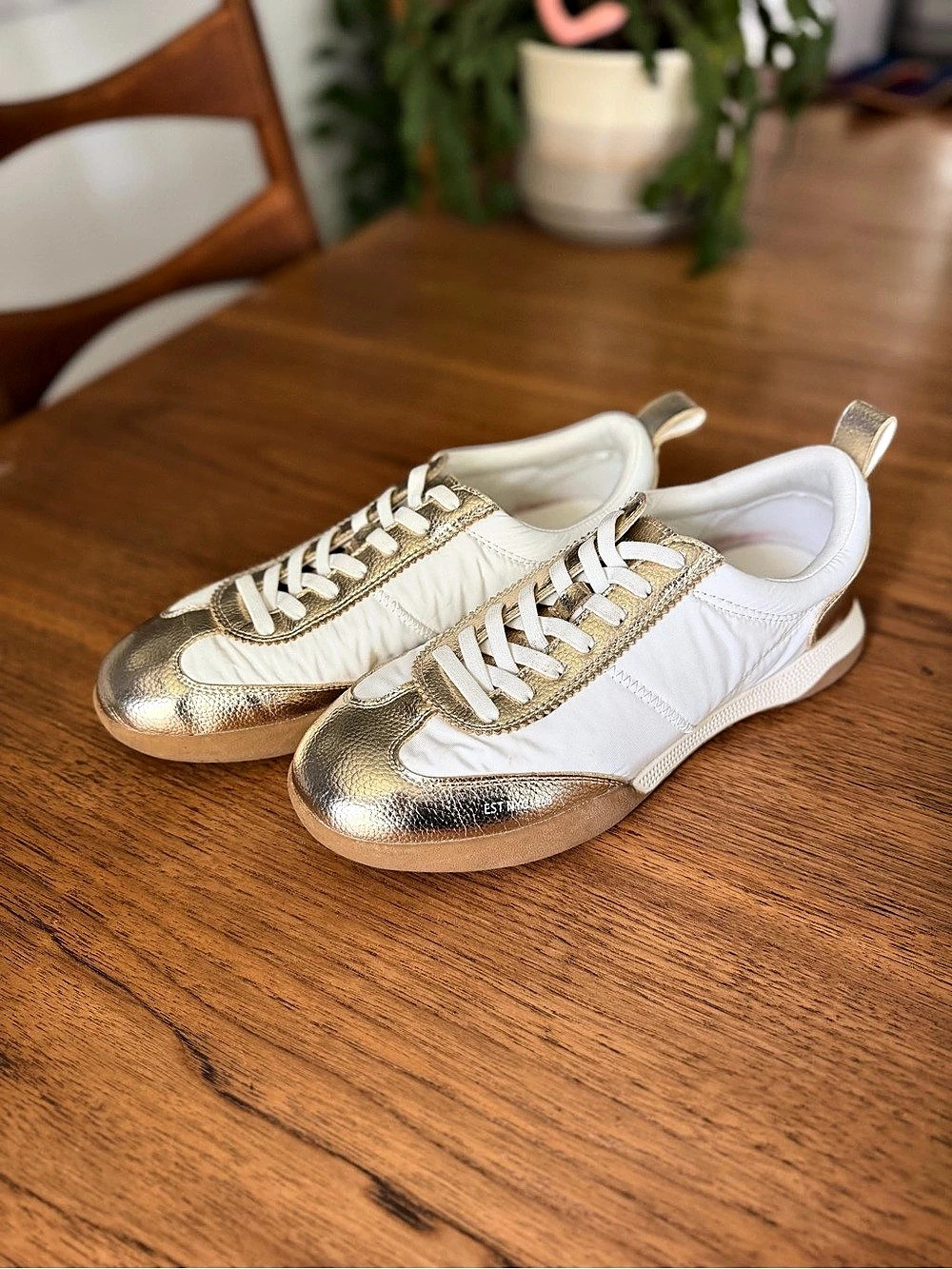 Anne Klein Walkon Sneaker White & Gold Sneakers US 8.5